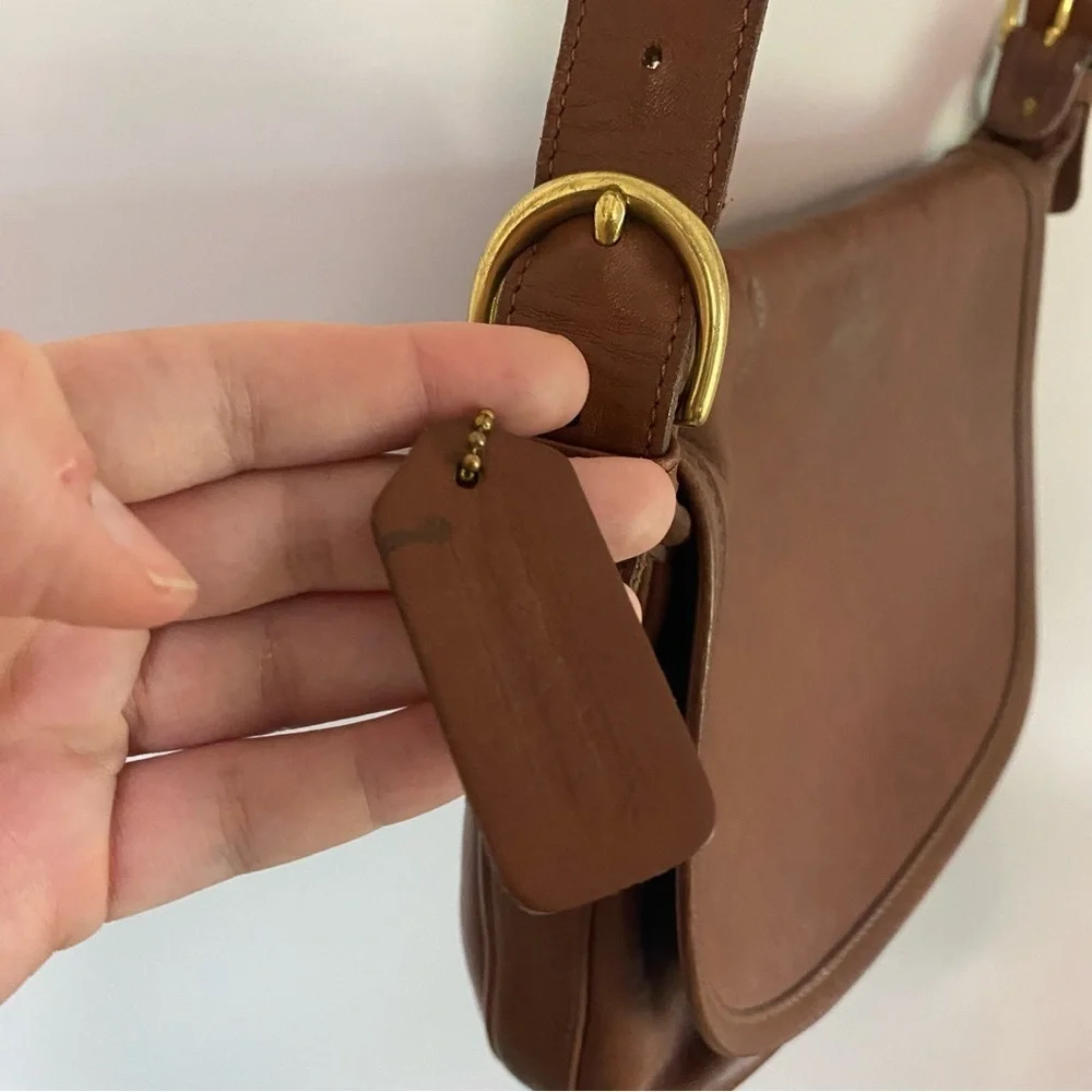 [Coach] Vintage 90s 100% Brown Leather Fold Over Saddle Crossbody  Bag